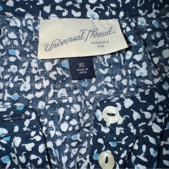 Universal Thread Blue and White Sleeveless Tank Top - Picture 2 of 2